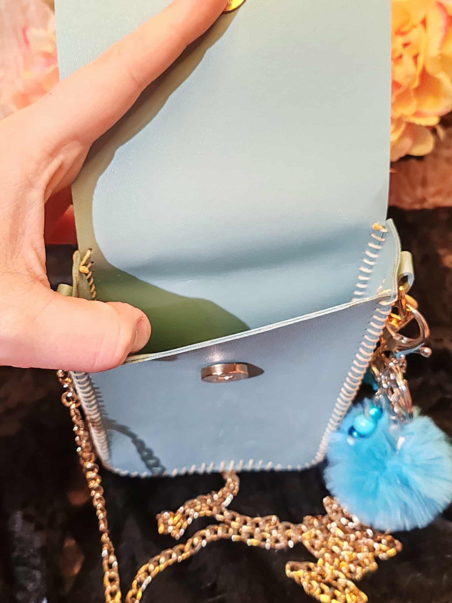 Jolie pochette artisanale en similicuir