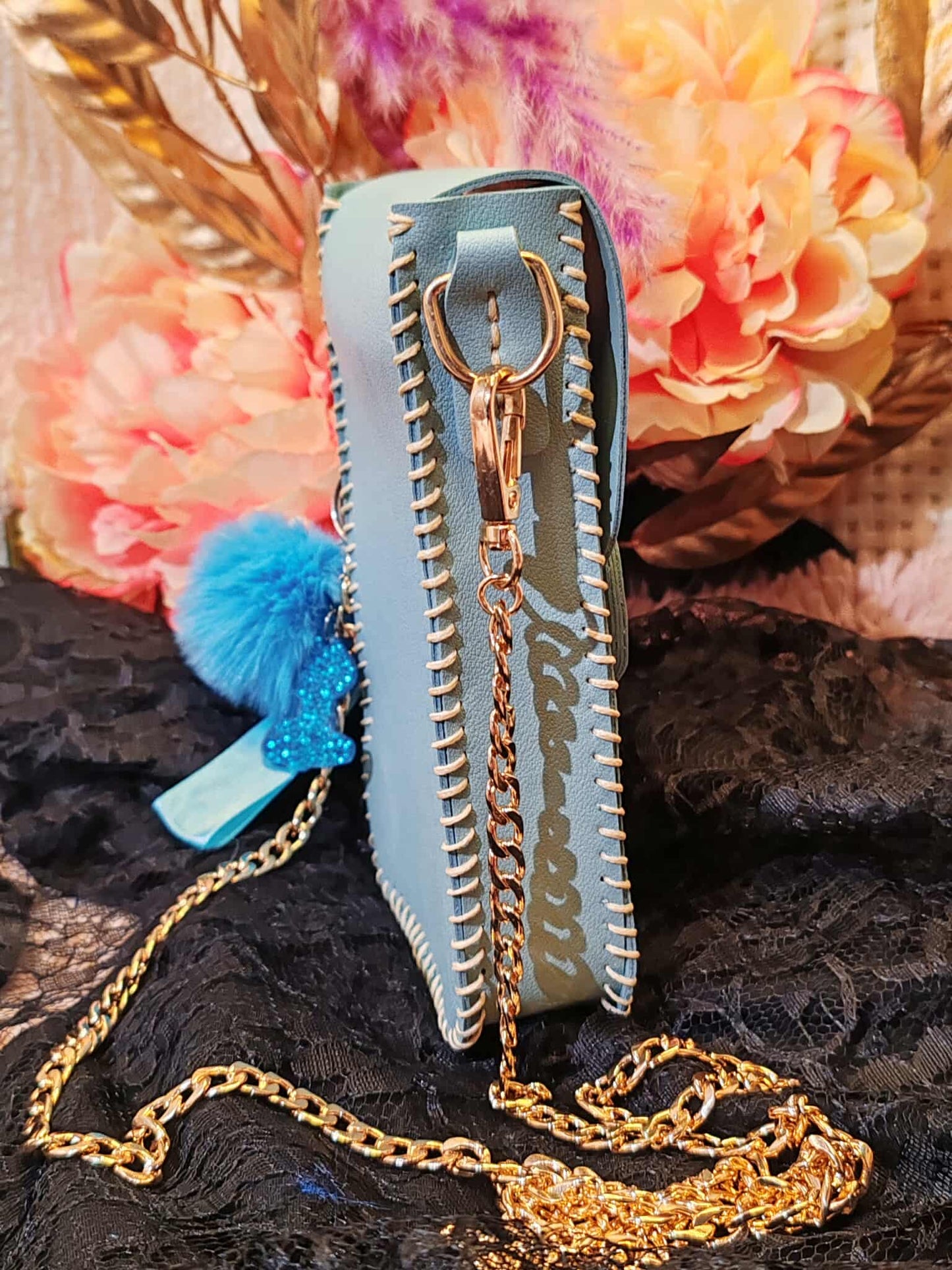 Jolie pochette artisanale en similicuir