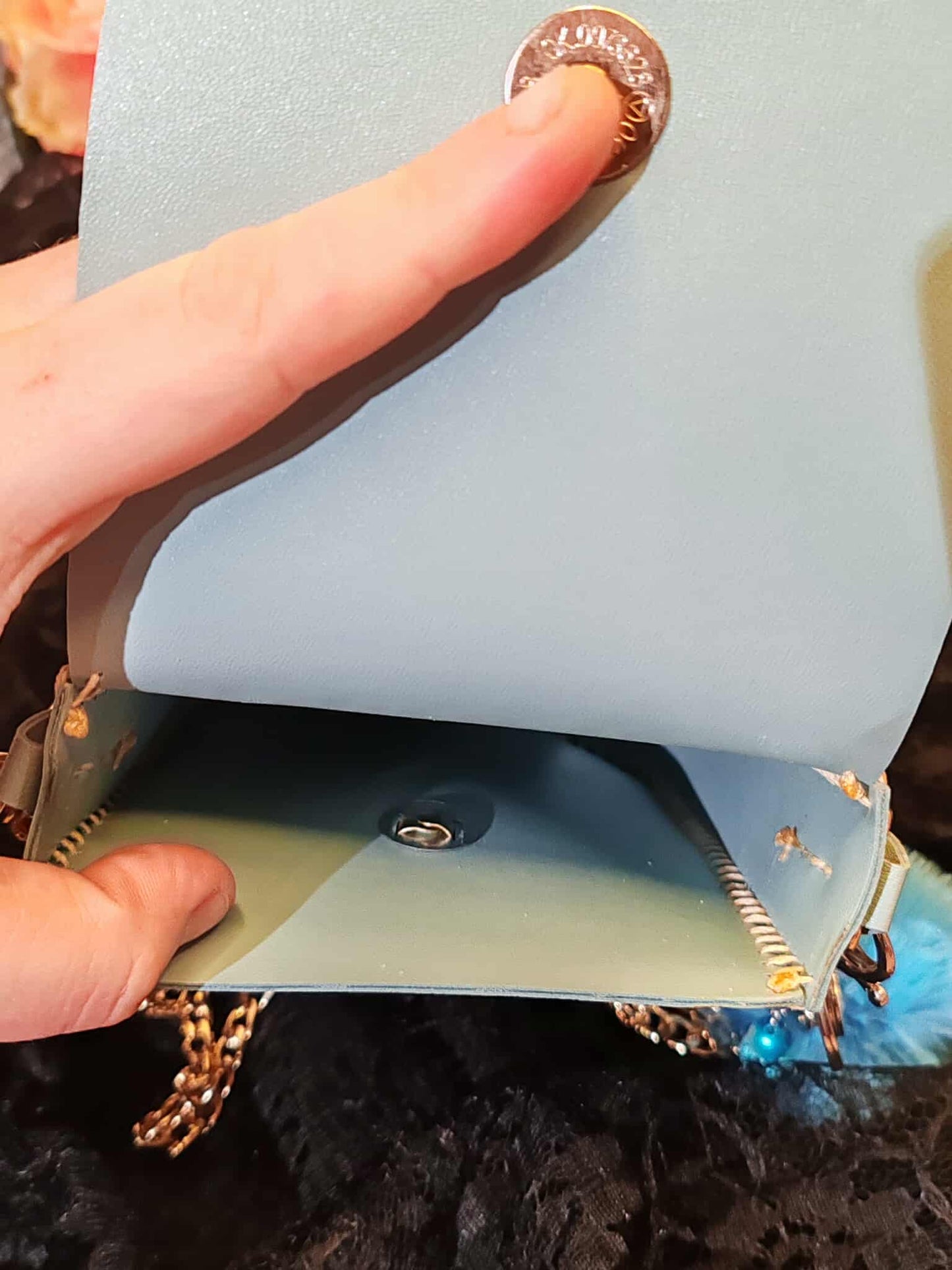 Jolie pochette artisanale en similicuir