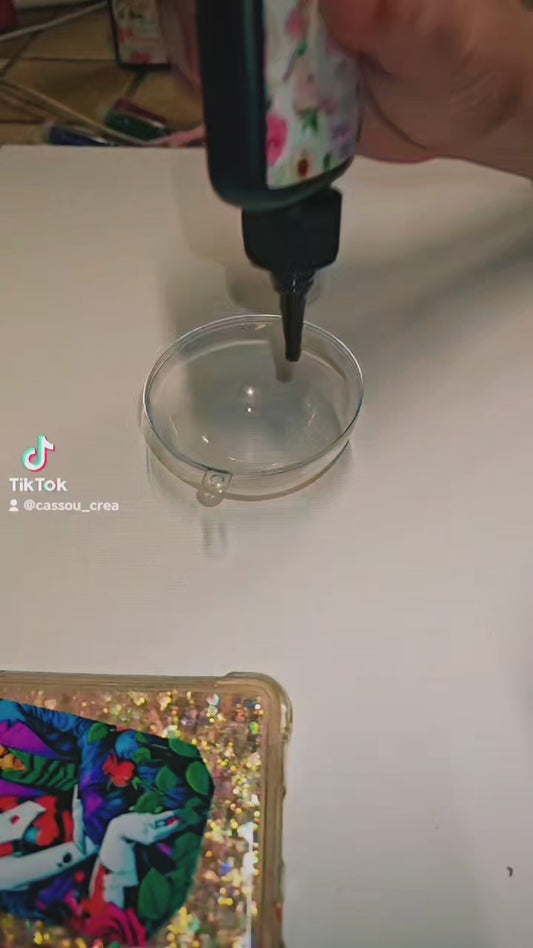 🥰Création d'une coque en résine UV 😻