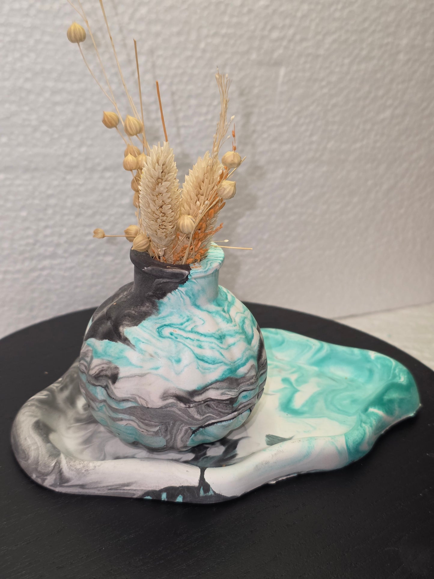 Vase décoratif fait main en aquarésine – Pièce artisanale ✨