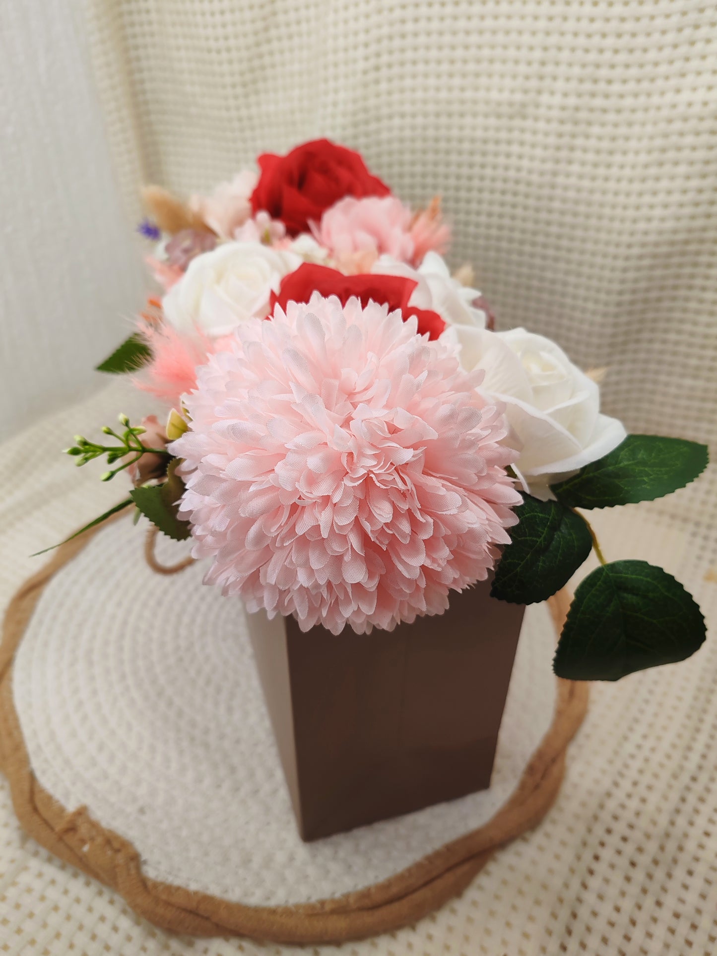 👜✨ Élégance florale dans un sac ✨🌸