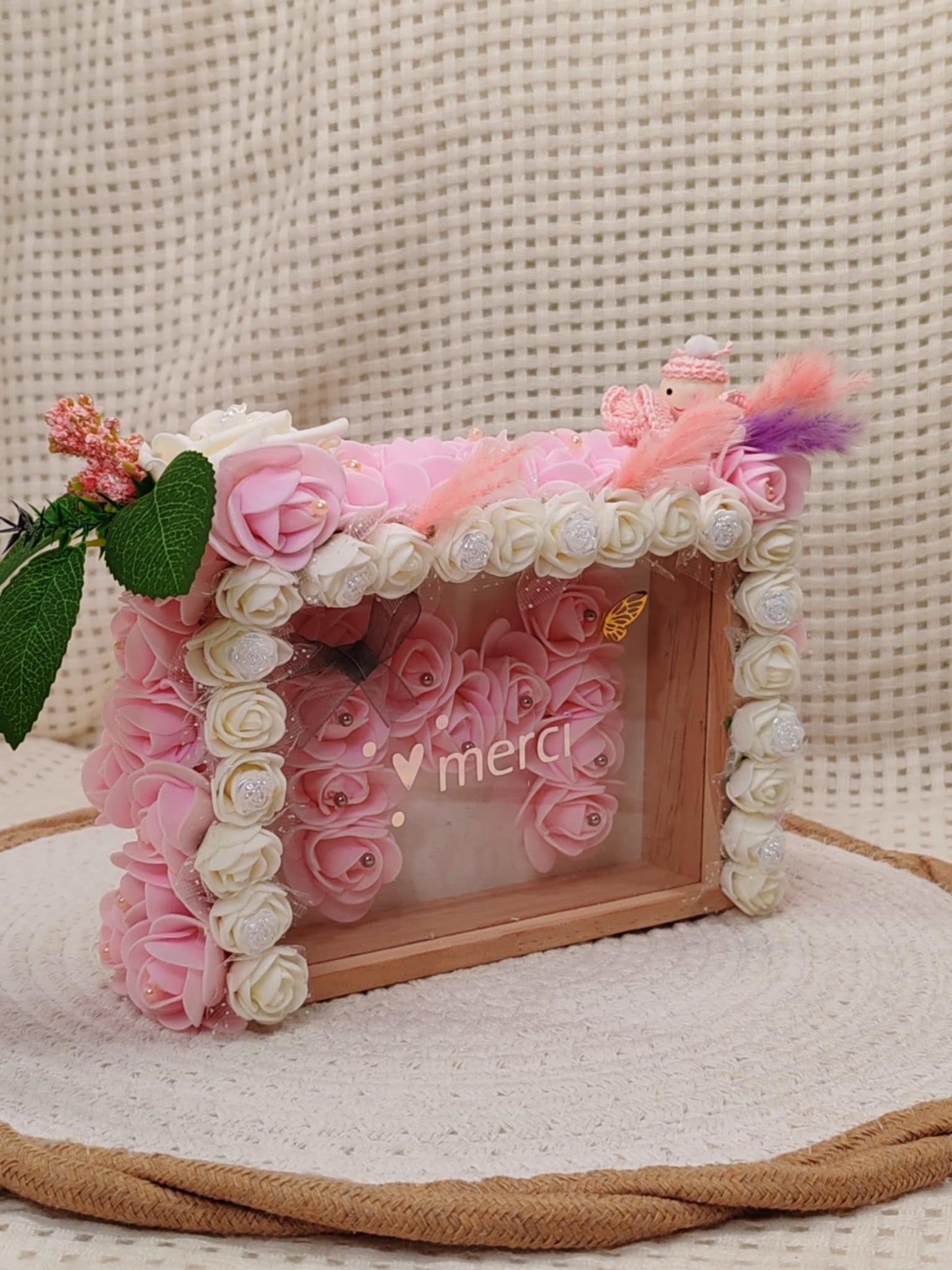 🌹 Joli Cadre Recouvert de Roses – Création Artisanale Unique 🌹