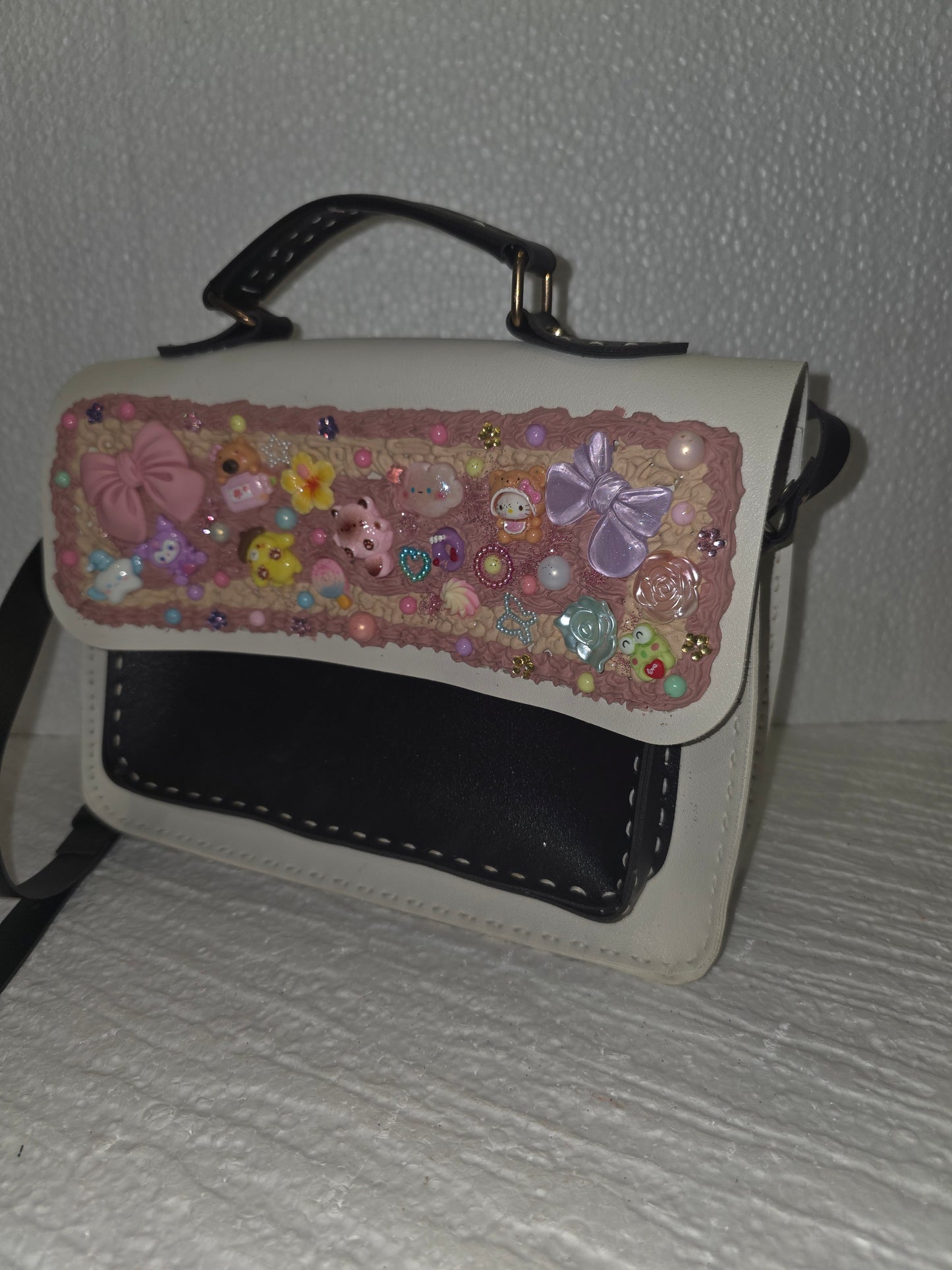 🎀✨ Sac Bandoulière Customisé – Pièce Unique & Girly
