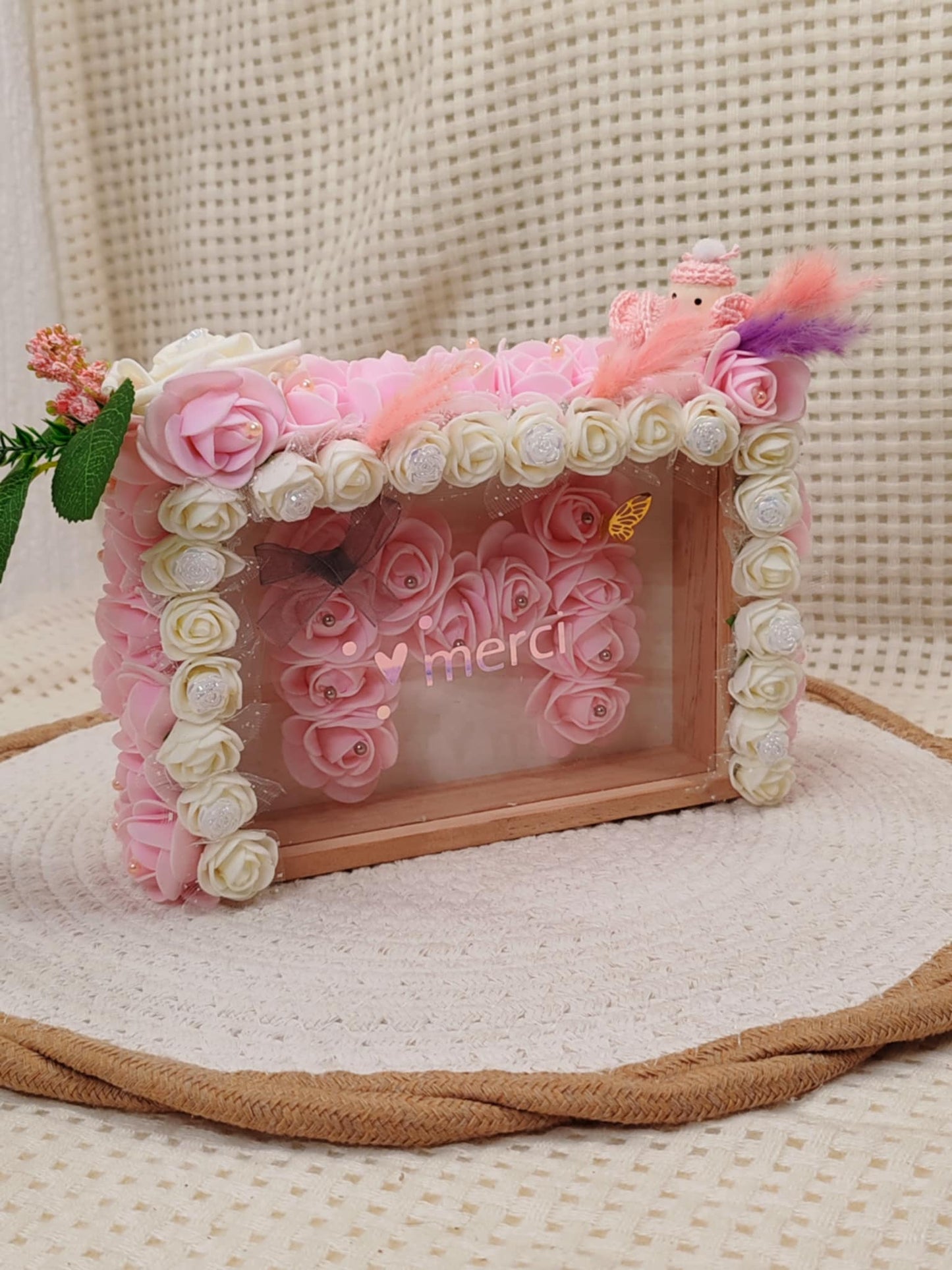 🌹 Joli Cadre Recouvert de Roses – Création Artisanale Unique 🌹