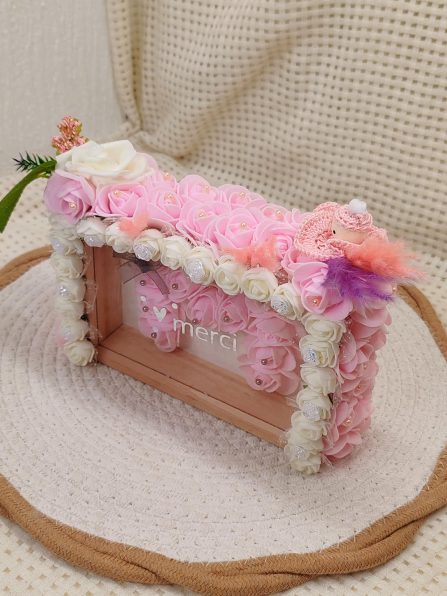 🌹 Joli Cadre Recouvert de Roses – Création Artisanale Unique 🌹