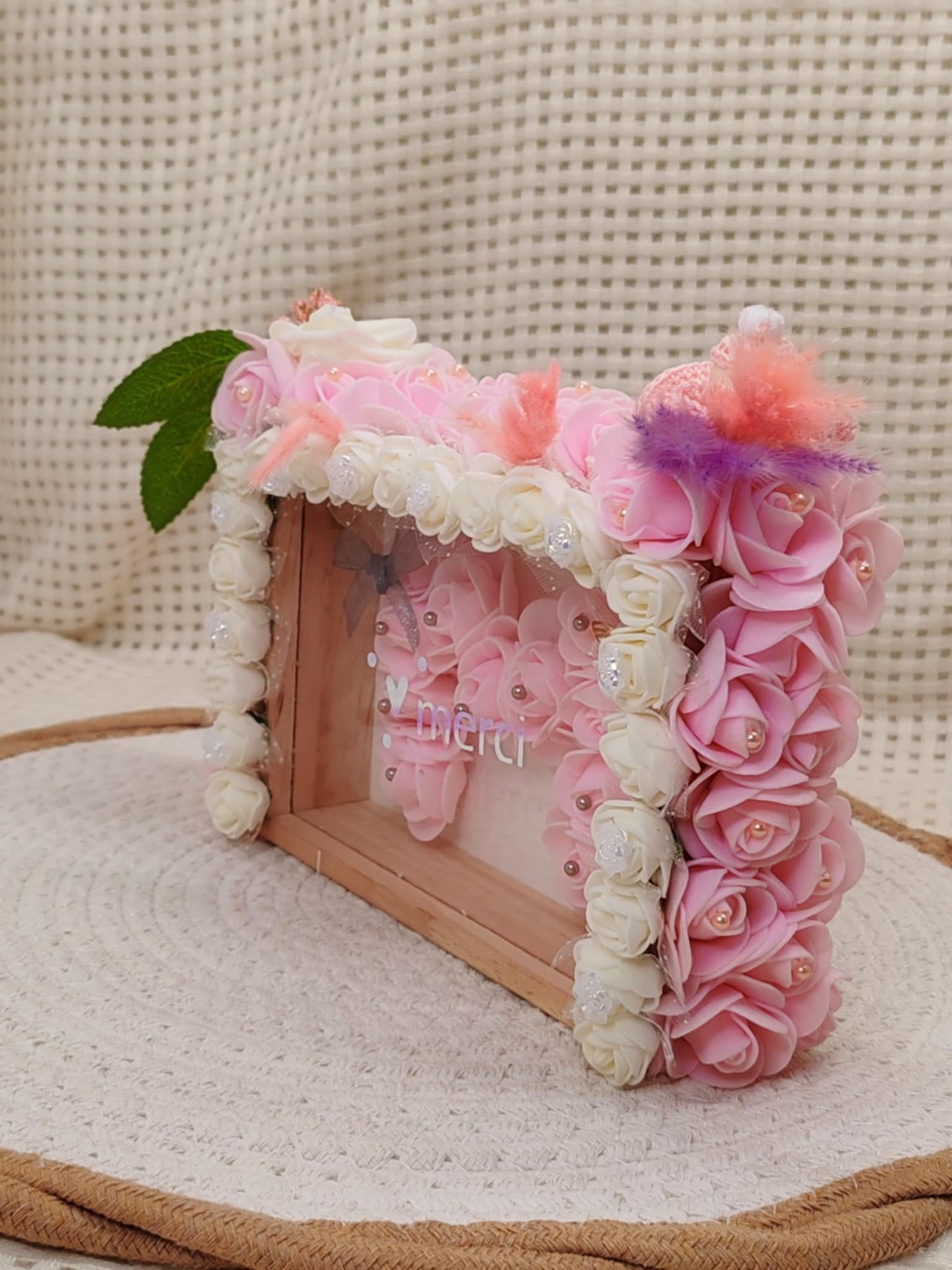 🌹 Joli Cadre Recouvert de Roses – Création Artisanale Unique 🌹