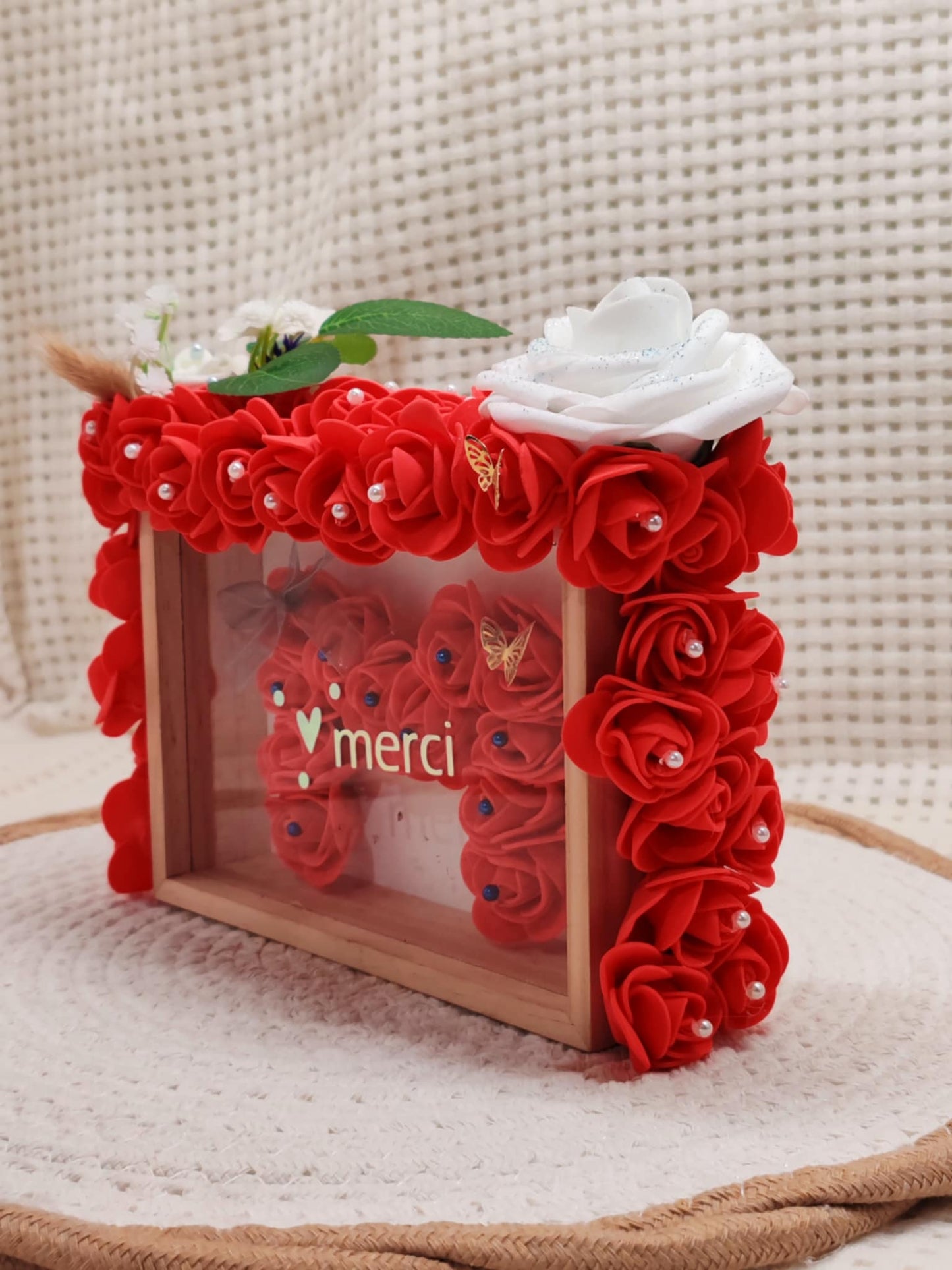 🌹 Joli Cadre Recouvert de Roses – Création Artisanale Unique 🌹